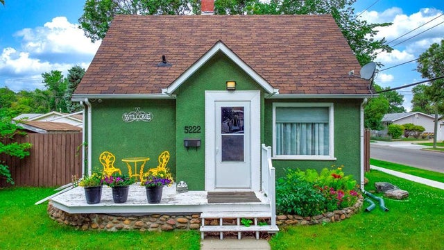 5222 51 Street, Camrose