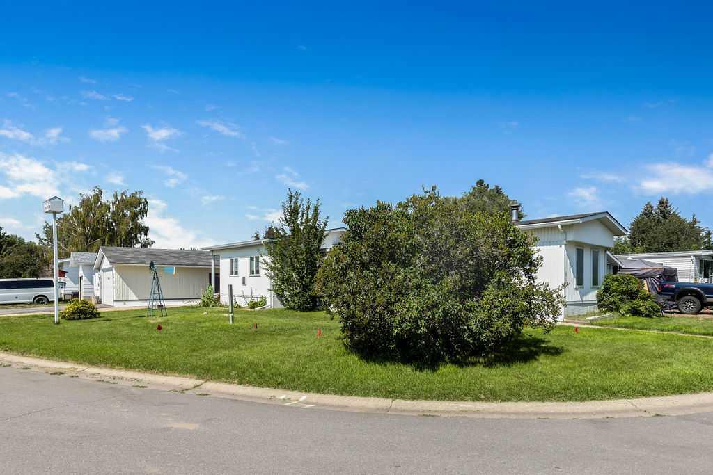 812 Bayview Crescent, Strathmore