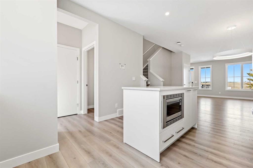 7055 Rangeview Avenue Southeast, Calgary – Residential Semi Detached Listing Photo 5