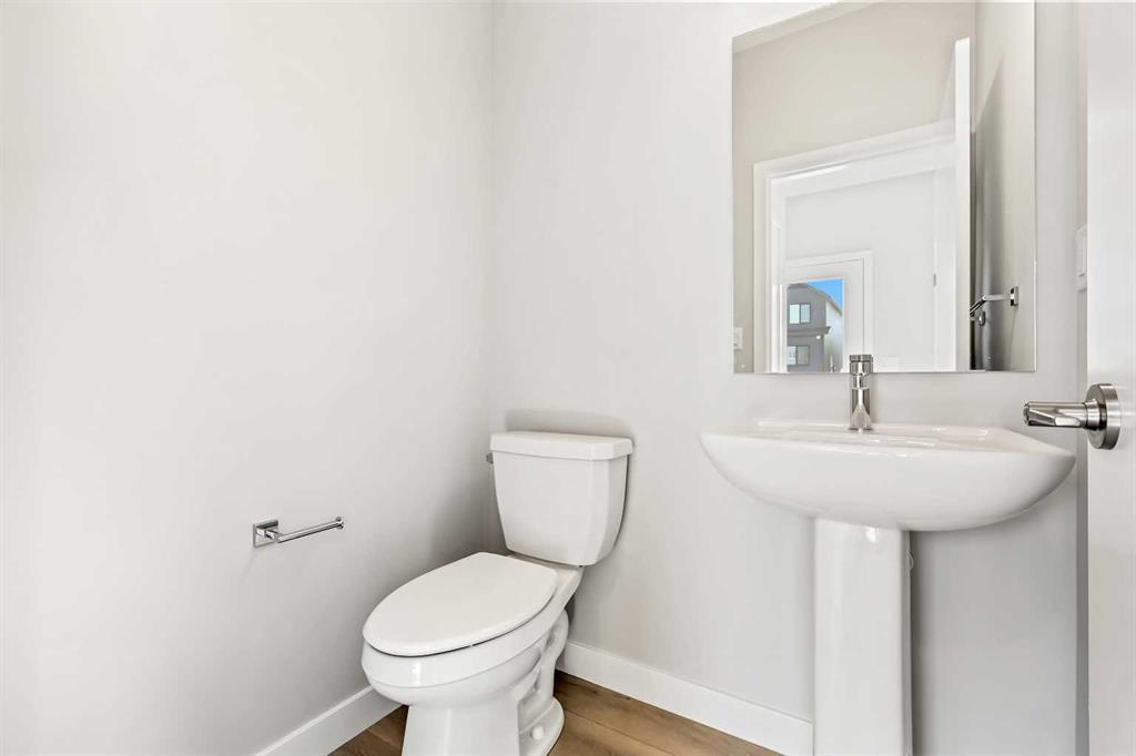 7055 Rangeview Avenue Southeast, Calgary – Residential Semi Detached Listing Photo 7