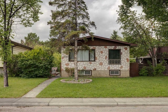 Residential Property for Sale at 3036 33a Street Southeast, Calgary: MLS®# A2243666