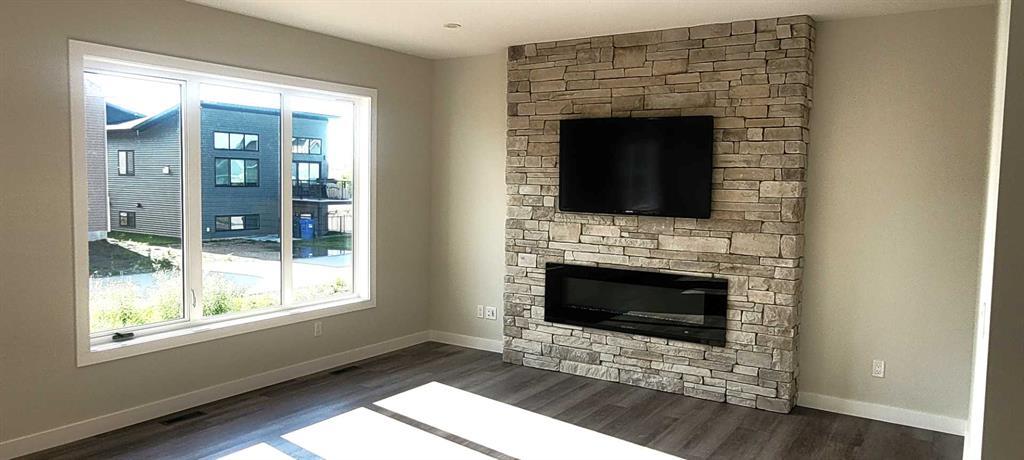 49 Emmett Crescent Red Deer Alberta T4P 3G8 Evergreen Home For Sale