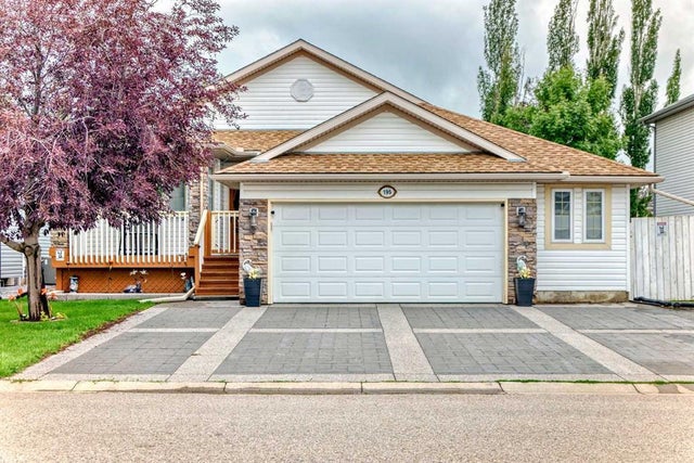 Photo for MLS®# A2243973 - home for sale at 195 West Lakeview Circle, Lakeview Landing, Chestermere Alberta