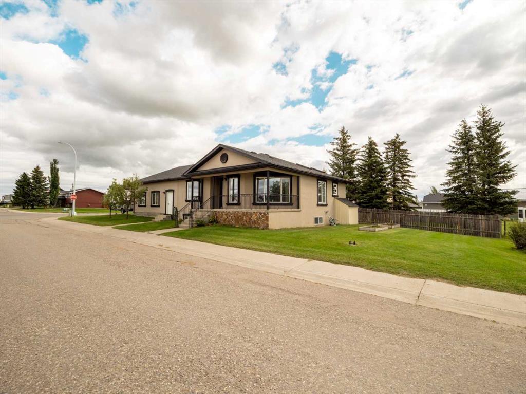 996 2 Avenue W, Cardston