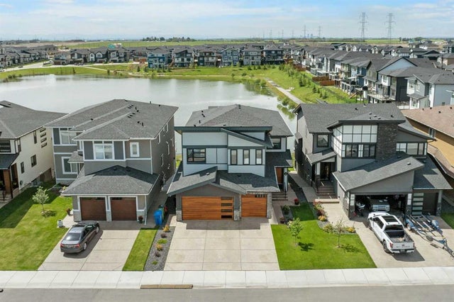 Photo for MLS®# A2244021 - home for sale at 20 Waterford Heights, Waterford, Chestermere Alberta