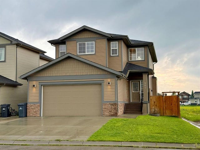 High River Real Estate Listing: 864 Hampshire Crescent Northeast, Hampton Hills