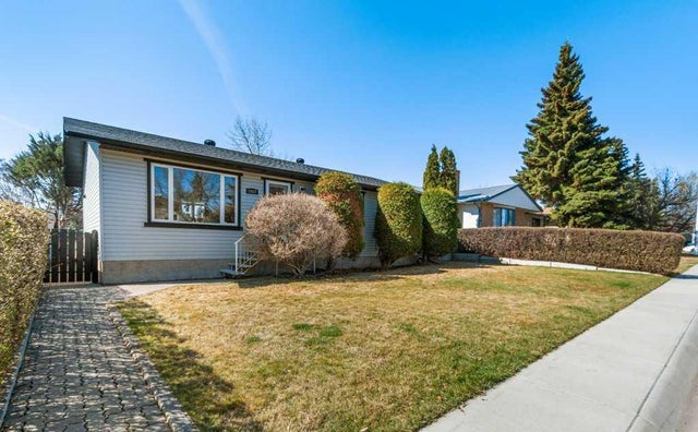 1417 Mccrimmon Drive, Carstairs