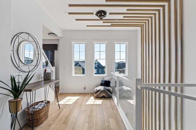 233 Lucas Manor Nw, Calgary