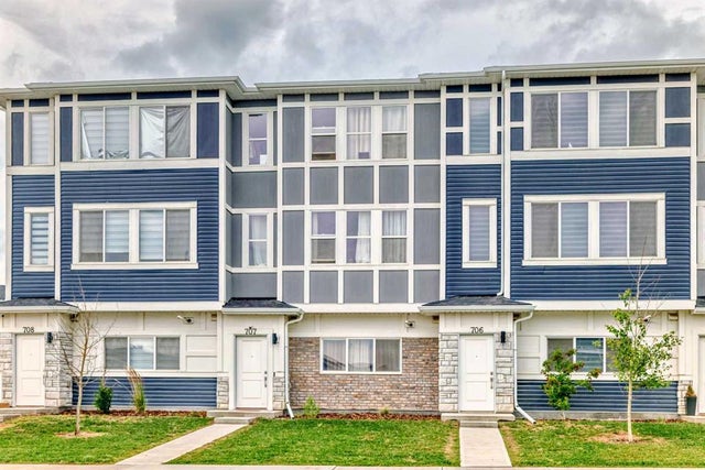 Home for Sale Located at 33 Merganser, Chestermere, Alberta