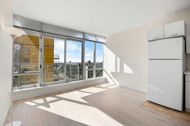 Calgary Real Estate: Residential Property for Sale in Brentwood