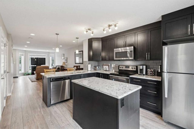 1110, 2400 Ravenswood View Se, Airdrie