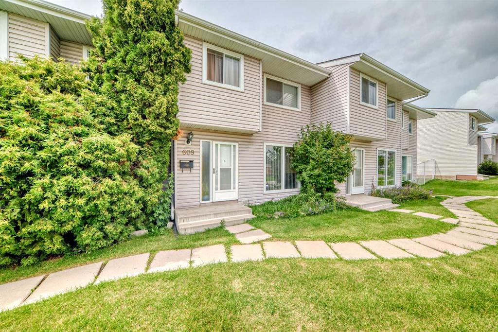609 40 Street Northeast, Calgary – Residential Row/Townhouse Listing Photo 2