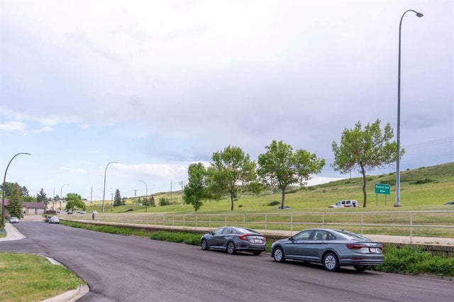 Calgary Real Estate: Residential Property for Sale in Beddington Heights