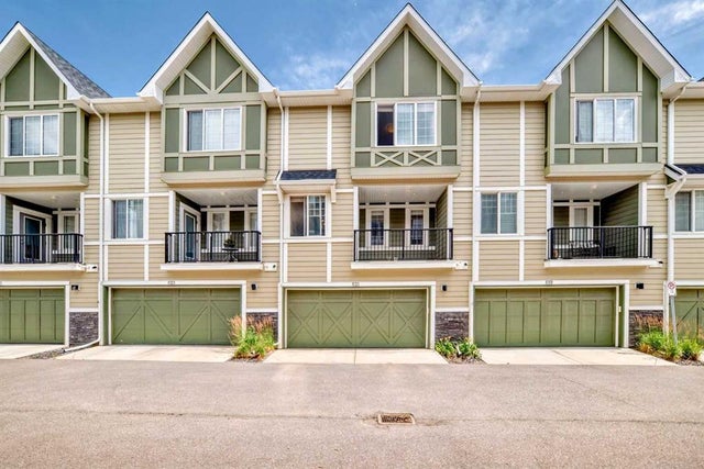 621 Nolanlake Villas Nw, Calgary