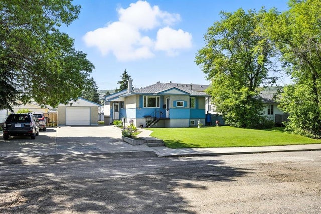 Photo for MLS®# A2245009 - home for sale at 6383 32 Avenue Northwest, Bowness, Calgary Alberta