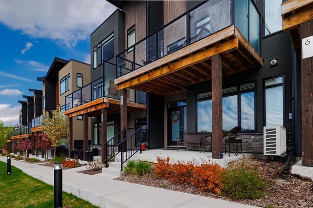 Photo for MLS®# A2245094 - home for sale at 8 Royal Elm Green Northwest, Royal Oak, Calgary Alberta