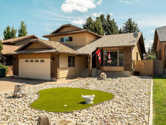 42 Ridgewood Boulevard W, Lethbridge