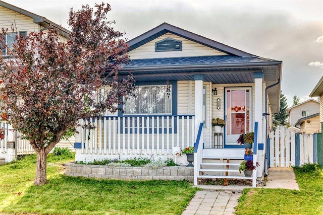 Calgary Real Estate: Residential Property for Sale in Applewood Park