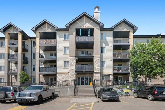 8225, 304 Mackenzie Way Sw, Airdrie