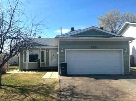 8221 102 Avenue, Peace River