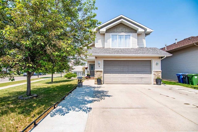 4 Isbister Close, Red Deer
