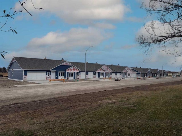 821 7 Avenue W, Cardston