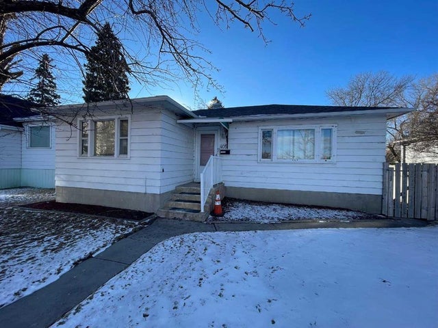 Photo for MLS®# A2245352 - home for sale at 405 15 Avenue Northeast, Renfrew, Calgary Alberta