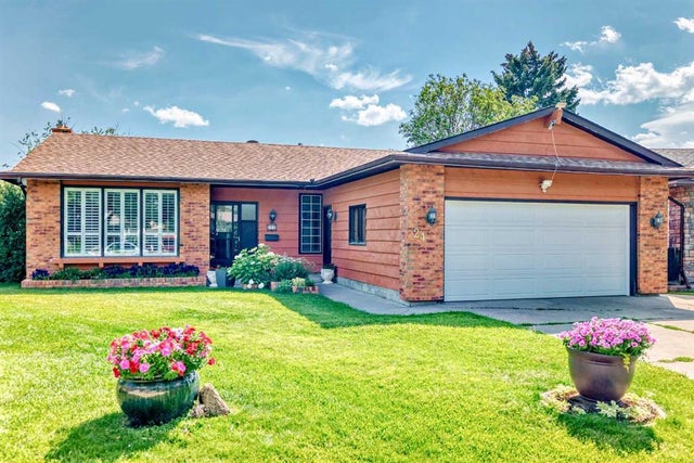 24 Templehill Bay Ne, Calgary
