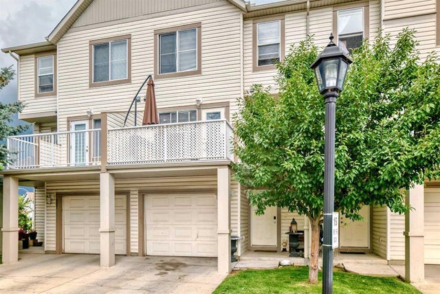 Calgary Real Estate Listing: 105 Copperfield Lane Southeast, Copperfield