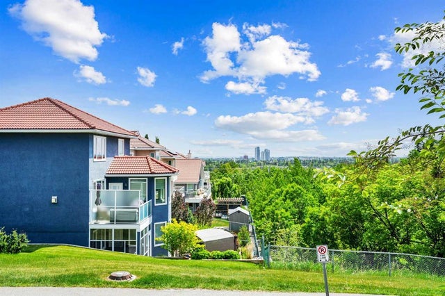 Residential Home for Sale in Calgary, Alberta