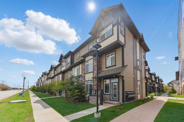 Calgary Real Estate Listing: 815 85 Street Southwest, West Springs