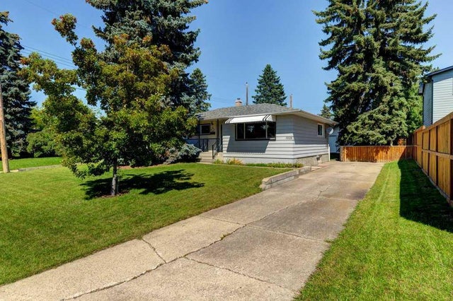 Calgary Real Estate: Residential Property for Sale in Haysboro