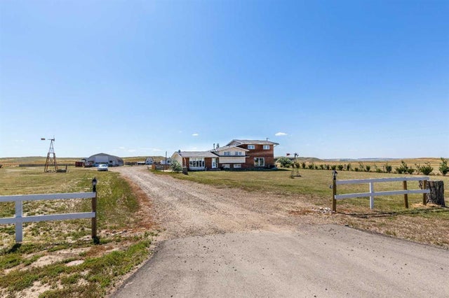 5121 Township Road 120, Dunmore