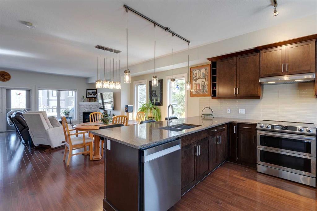 303 Valley Ridge Manor Northwest, Calgary – Residential Row/Townhouse Listing Photo 13