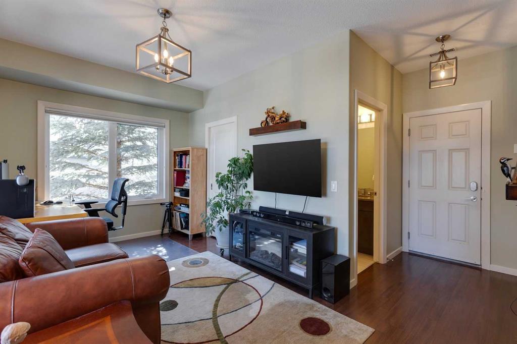 303 Valley Ridge Manor Northwest, Calgary – Residential Row/Townhouse Listing Photo 4