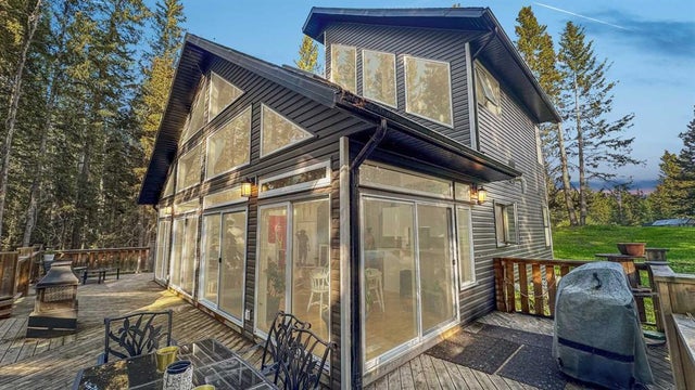 16, 5253 Township Road 320, Rural Mountain View County