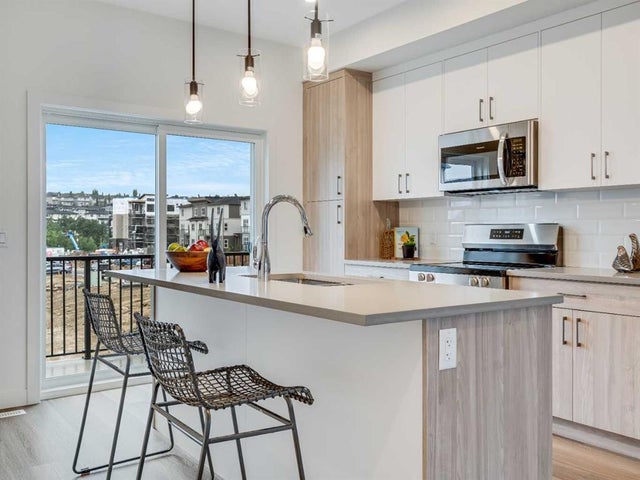 Calgary Real Estate: Residential Property for Sale in Springbank Hill