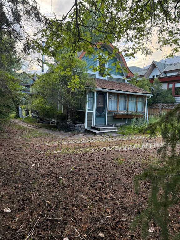 345 Beaver Street, Banff