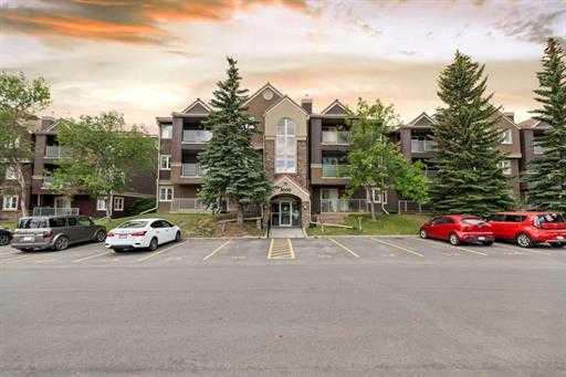 Photo for MLS®# A2246096 - home for sale at 14, 3014 Edenwold Heights Northwest, Edgemont, Calgary Alberta