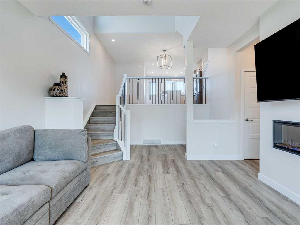 235 Aquila Way Northwest, Calgary – Residential Detached Listing Photo 8