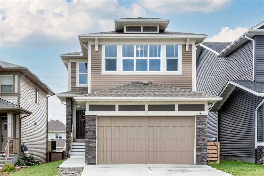 Cochrane Home for Sale: Residential Listing in Heritage Hills.