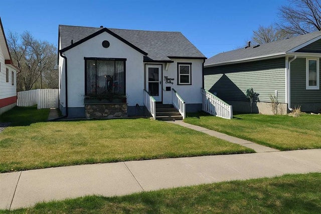 1212 7 Avenue S, Lethbridge