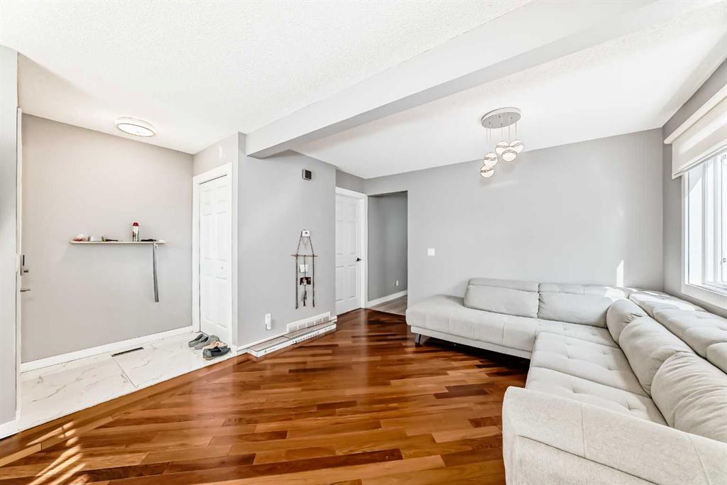 7 Martinview Crescent, Calgary – Residential Detached Listing Photo 14