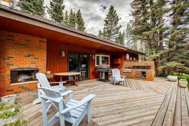 28 Wolf Drive, Rural Rocky View County