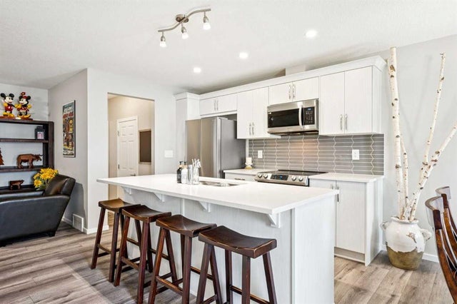 Calgary Real Estate: Residential Property for Sale in Yorkville