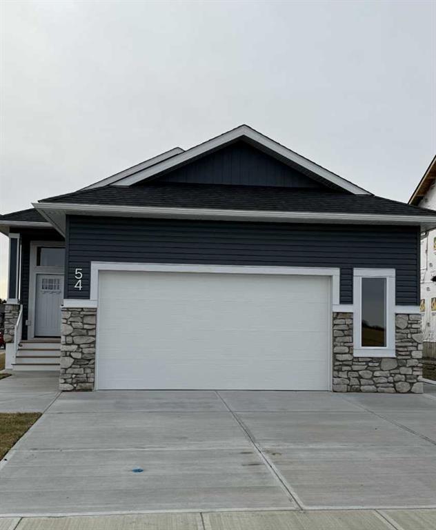 54 Vincent Crescent, Olds
