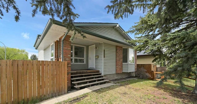 Calgary Real Estate Listing: 8303 Centre Street Northwest, Beddington Heights