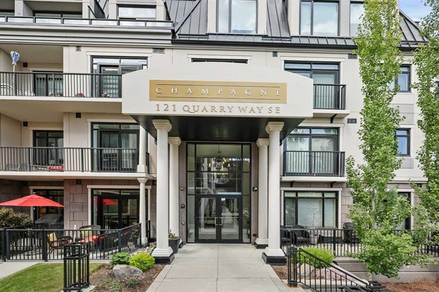 Calgary Real Estate: Residential Property for Sale in Douglasdale/Glen