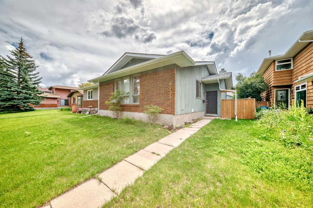 Calgary Real Estate: Residential Property for Sale in Coach Hill