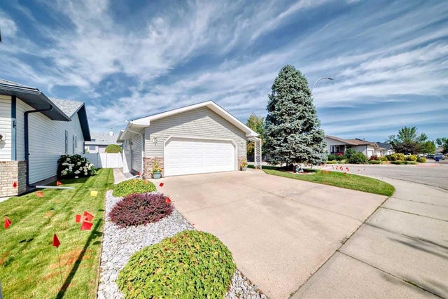 Home for Sale Located at 60 Cambridge Glen Drive, Strathmore, Alberta